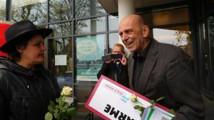 Wethouder Blonk krijgt rouwkaart