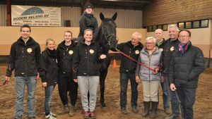 Een paard en nieuwe outfits voor de SASV