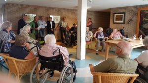 Bewoners Hornhoeve bieden petitie aan