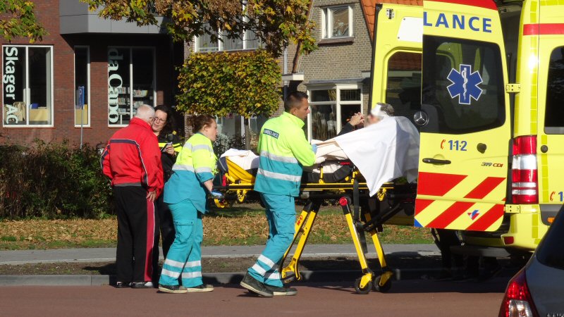 Vrouw gewond na aanrijding Hofstraat