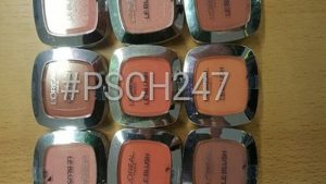 Cosmeticadief verstopt achter container