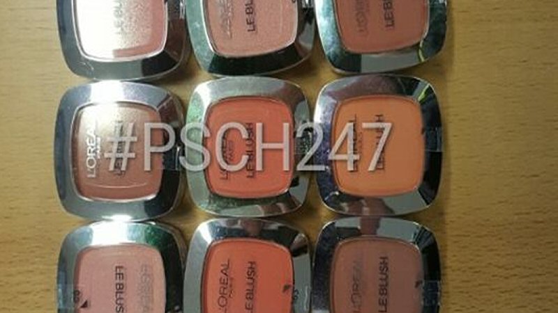 Cosmeticadief verstopt achter container