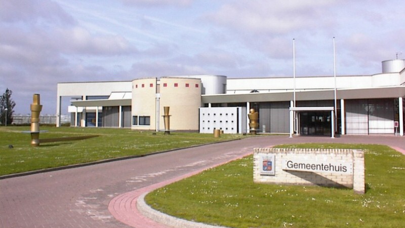 Nog twee biedingen gemeentehuis Tuitjenhorn