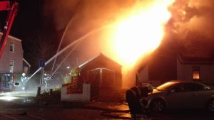 Grote brand verwoest boerderij in Dirkshorn