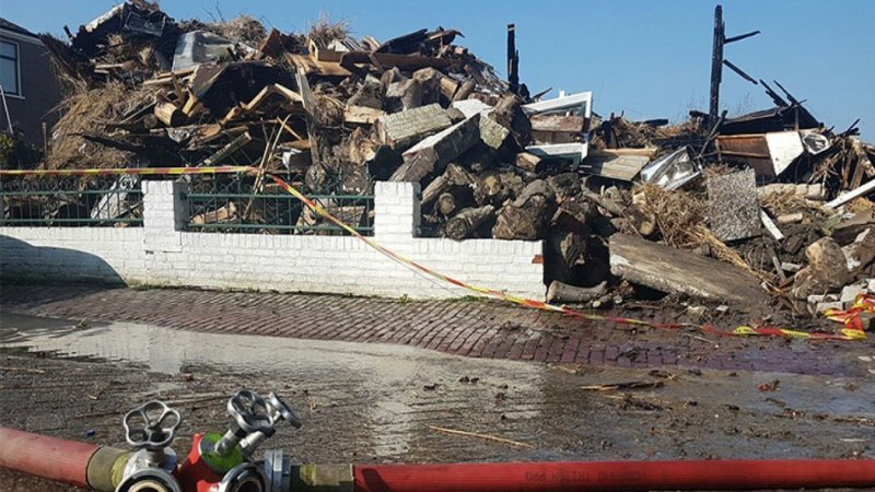 Brand Dirkshorn hakt er flink in