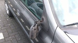 Spiegels gesloopt in Tuitjenhorn