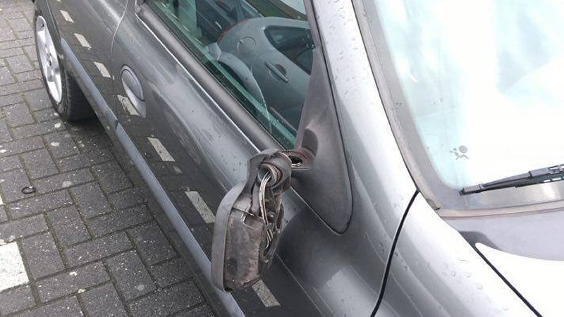 Spiegels gesloopt in Tuitjenhorn
