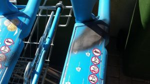 Graffitispuiter op beeld