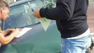 Auto total loss op de Hofstraat