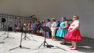 Clog en Retrokoor inMuziektuin Schagen
