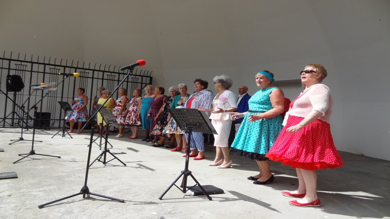 Clog en Retrokoor inMuziektuin Schagen