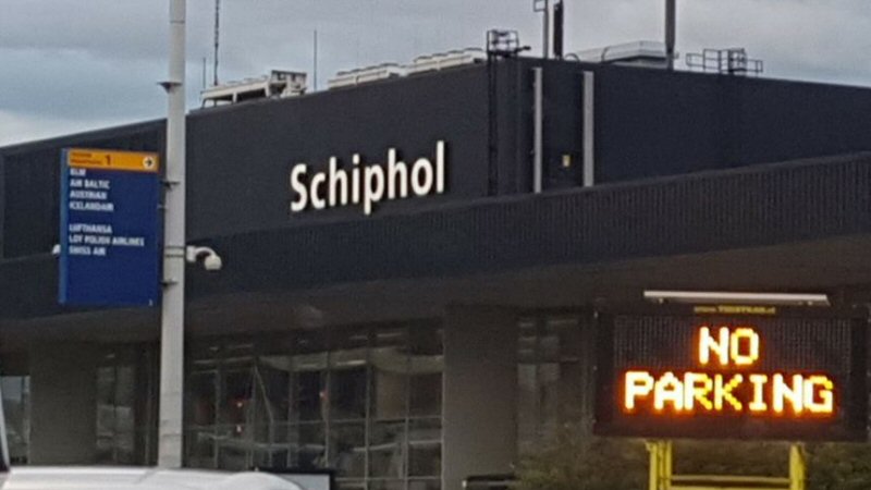 Politie plukt verdachte van Schiphol