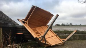 Verwoestende windvlaag Sperwerhof