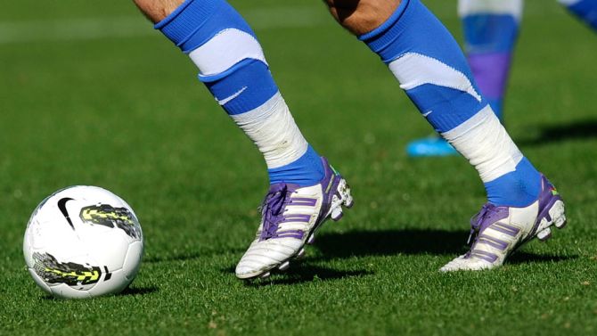 Oudesluis overhoop gespeeld; trainer verlengt contract
