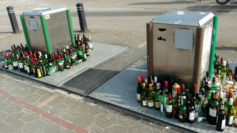 Ergernis door gesloten glasbak