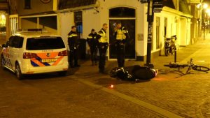 Bikeragent aangereden door bromfietser in Schagen