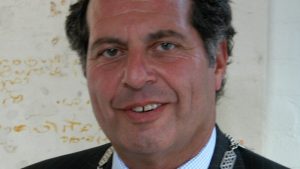 Burgemeester blijft aan tot februari 2019