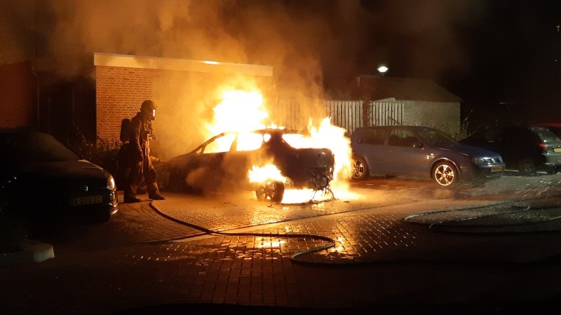 Auto brand uit in’t Veld