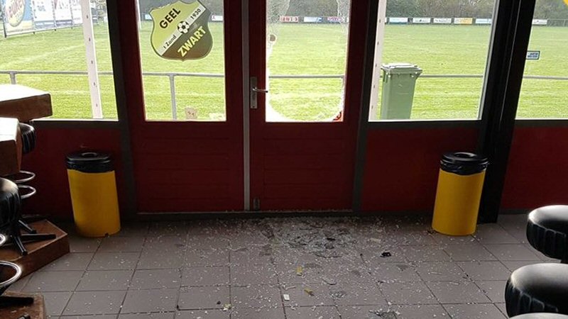 Poging inbraak bij Geel Zwart in ‘t Zand