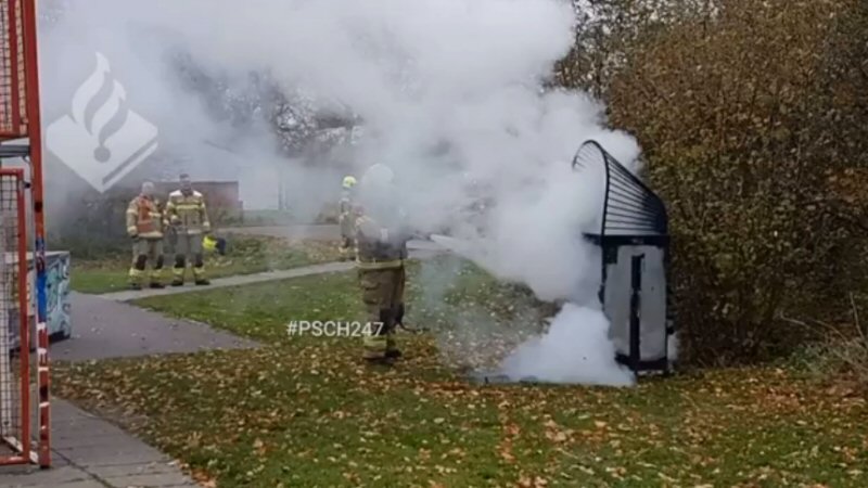 Prullenbakbrandje bij skatebaan