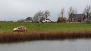 Bijna in het water