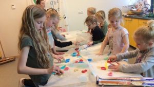 Appelflappen en zandkoekjes voor KiKa
