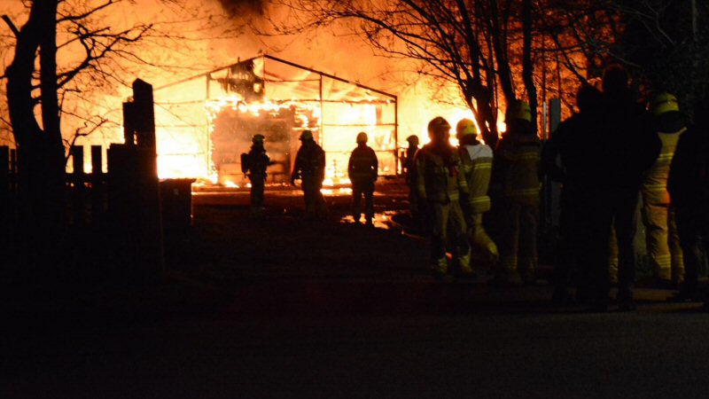 Schuur in Wieringerwerf door brand verwoest
