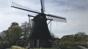 Molen De Onderneming in ere hersteld (Video)