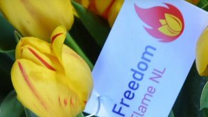 Freedom Flame-tulpen bij herdenkingsplekken