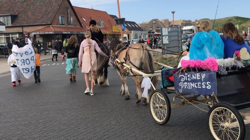 Minder mensen bij kinderoptocht Callantsoog