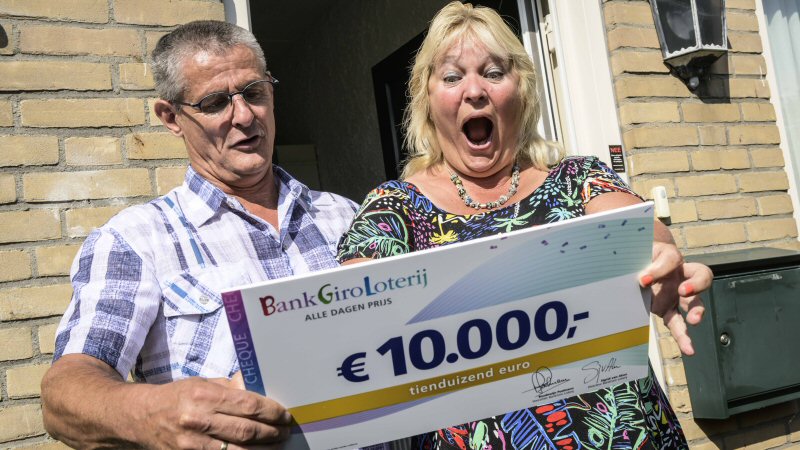 Margret uit Warmenhuizen wint 10.000 euro