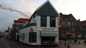 Koffiehuis Dikke staat te koop