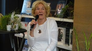 Schrijfster Loes den Hollander genomineerd