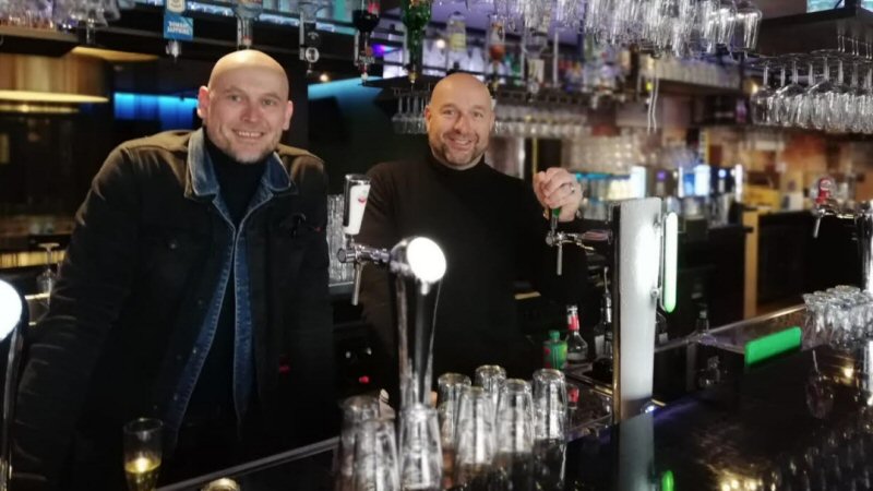 Nieuwenhuizen en De Weerd kopen Rumors