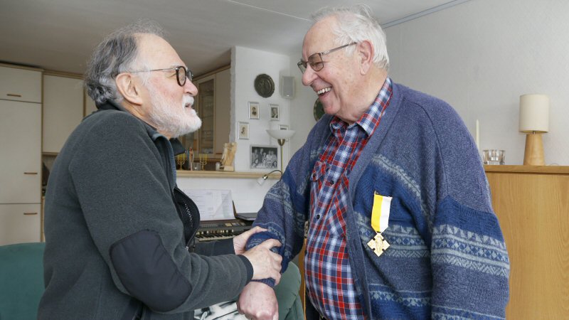 Pauselijke onderscheiding twee Schagenaren