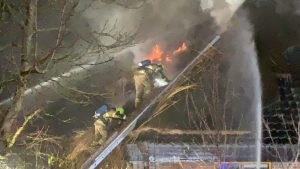 Grote brand in boerderij Burgerbrug (Update)