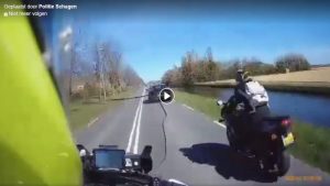 Op de motor zonder rijbewijs
