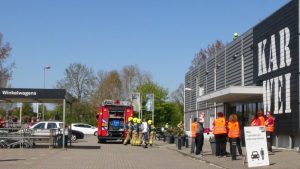 Karwei ontruimd na brand op dak
