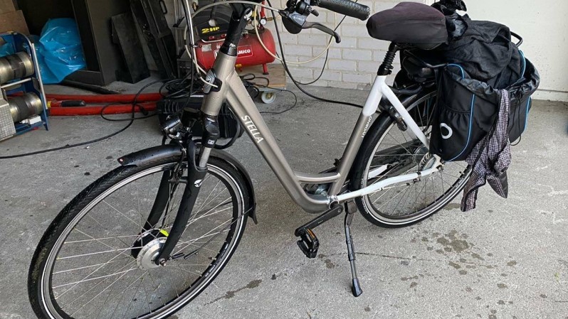 Politie vindt elektrische fiets in sloot