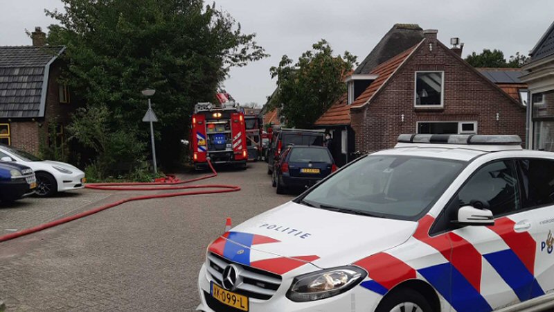 Schoorsteenbrand in Warmenhuizen