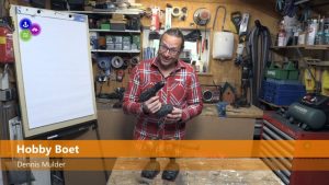 Hobbyboet over de accuboor