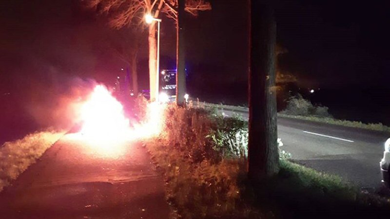 Scooter vliegt spontaan in brand