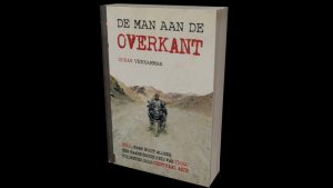 De man aan de overkant