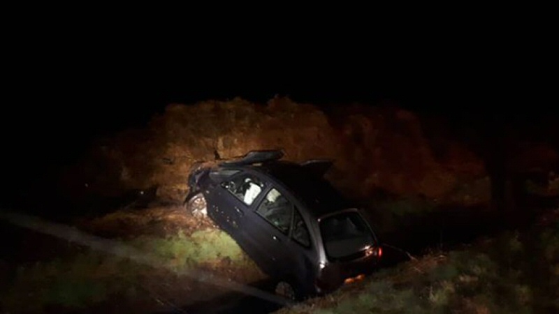 Auto schiet hard door sloot