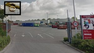 Trouwring terug om vinger van Herman