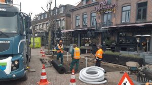 Symbolische eerste boom geplant op Markt Schagen