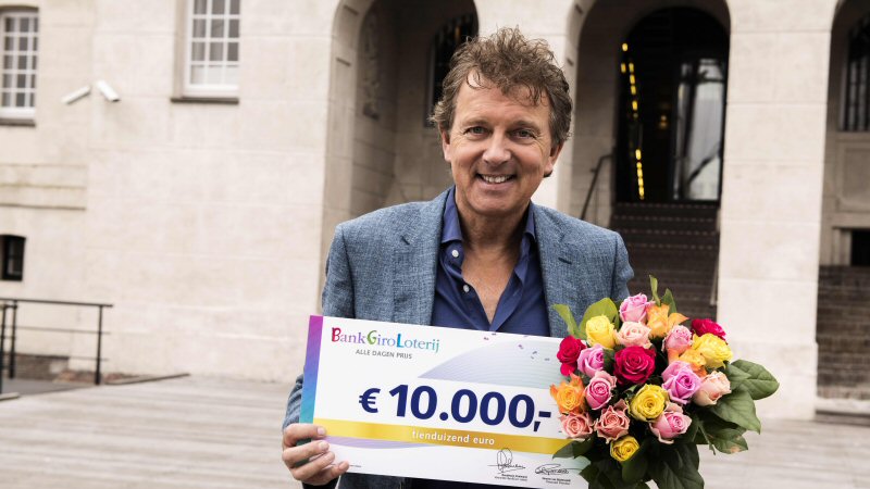 Elise en Patrick winnen € 10.000,- in loterij
