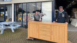 Wironruiters ontvang twee kasten via Beursvloer