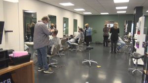 Kappers weer open