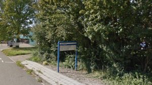 Meubelspuiter eist tonnen van gemeente
